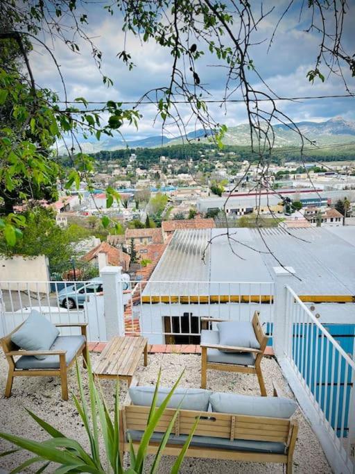 Petite Maison Avec Terrasse La Penne-sur-Huveaune Екстер'єр фото
